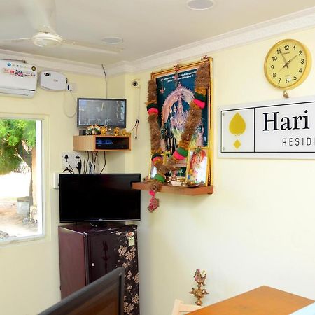 Отель Hari Iyer Residency Тиручендур Экстерьер фото