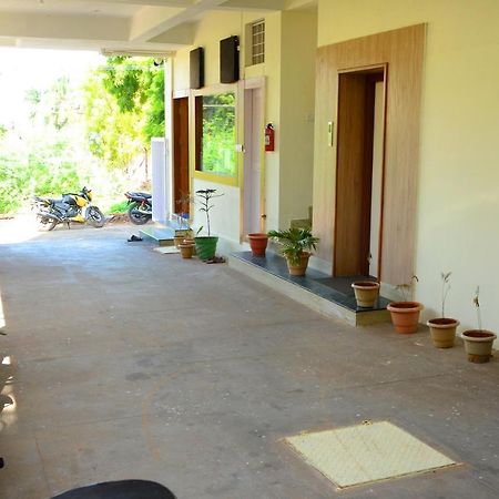 Отель Hari Iyer Residency Тиручендур Экстерьер фото